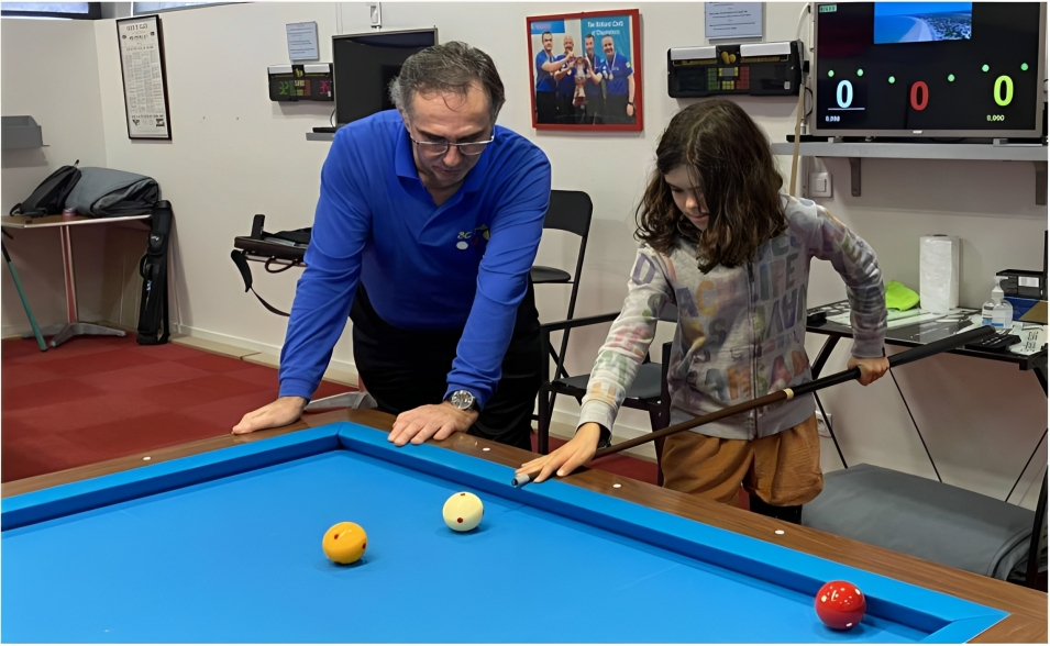 Serge Vera forme une jeune licenciée